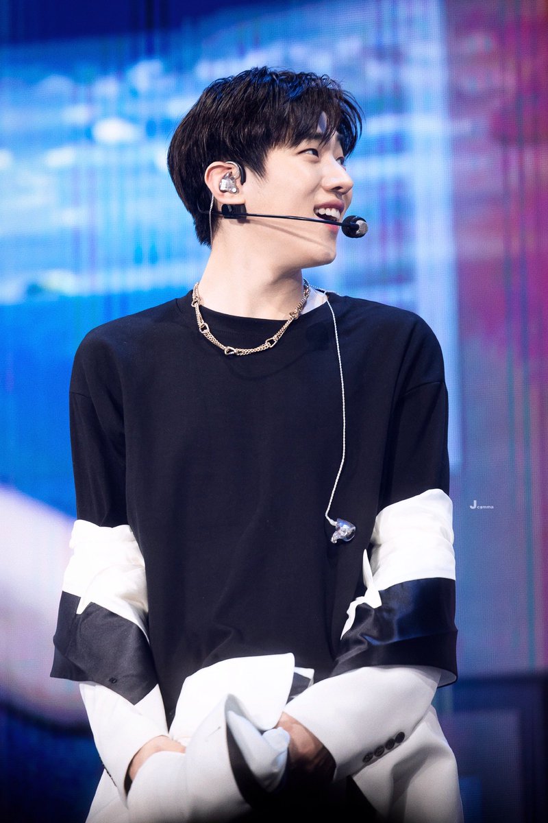 J_comma's tweet photo. #재찬 #JAECHAN #DKZ
230115 DTU FAN CON

ㅇ3ㅇ                             어깨 https://t.co/aZYs6Tend8