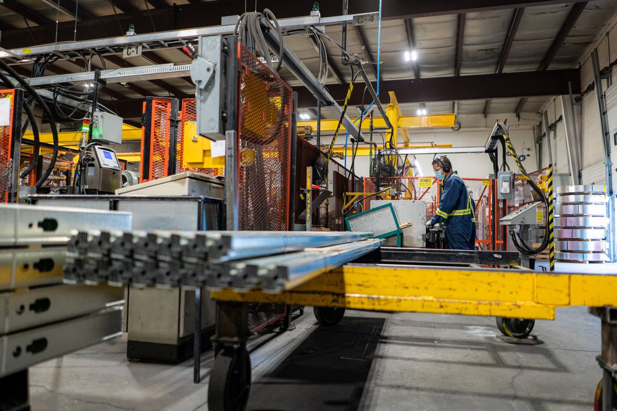 baileymetal's tweet image. On the Monday grind in #calgary pumping out some #RCPlus. #ourstrengthisourteam 

#hardatwork #baileymetal #bmp #buildwithbailey #werehiring #qualitymade #soundsolutions