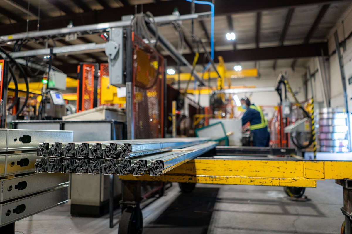 baileymetal's tweet image. On the Monday grind in #calgary pumping out some #RCPlus. #ourstrengthisourteam 

#hardatwork #baileymetal #bmp #buildwithbailey #werehiring #qualitymade #soundsolutions