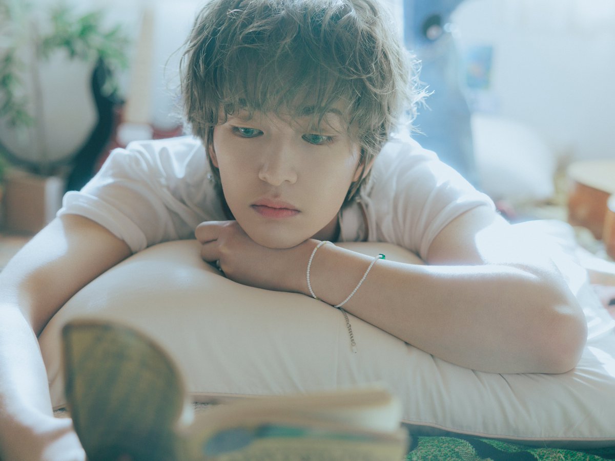 shineecharts's tweet photo. O (Circle) is the first song by an SM soloist to reach #1 on Bugs in 2023.

@SHINee #ONEW #온유 https://t.co/hX49E5vL8s