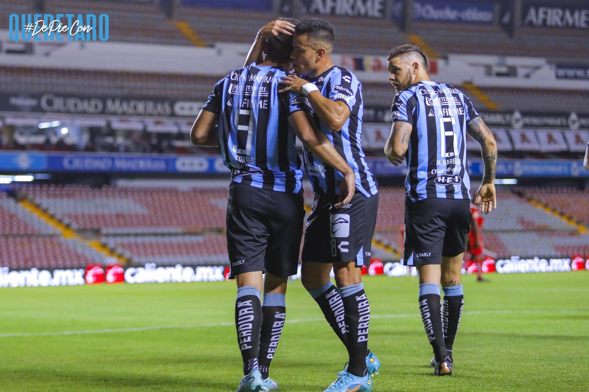 Club_Queretaro's tweet photo. 🐓¡SE GRITÓ Y SE FESTEJÓ CON TODO!🐓

#DePieConQro https://t.co/JY7HaIQhIJ