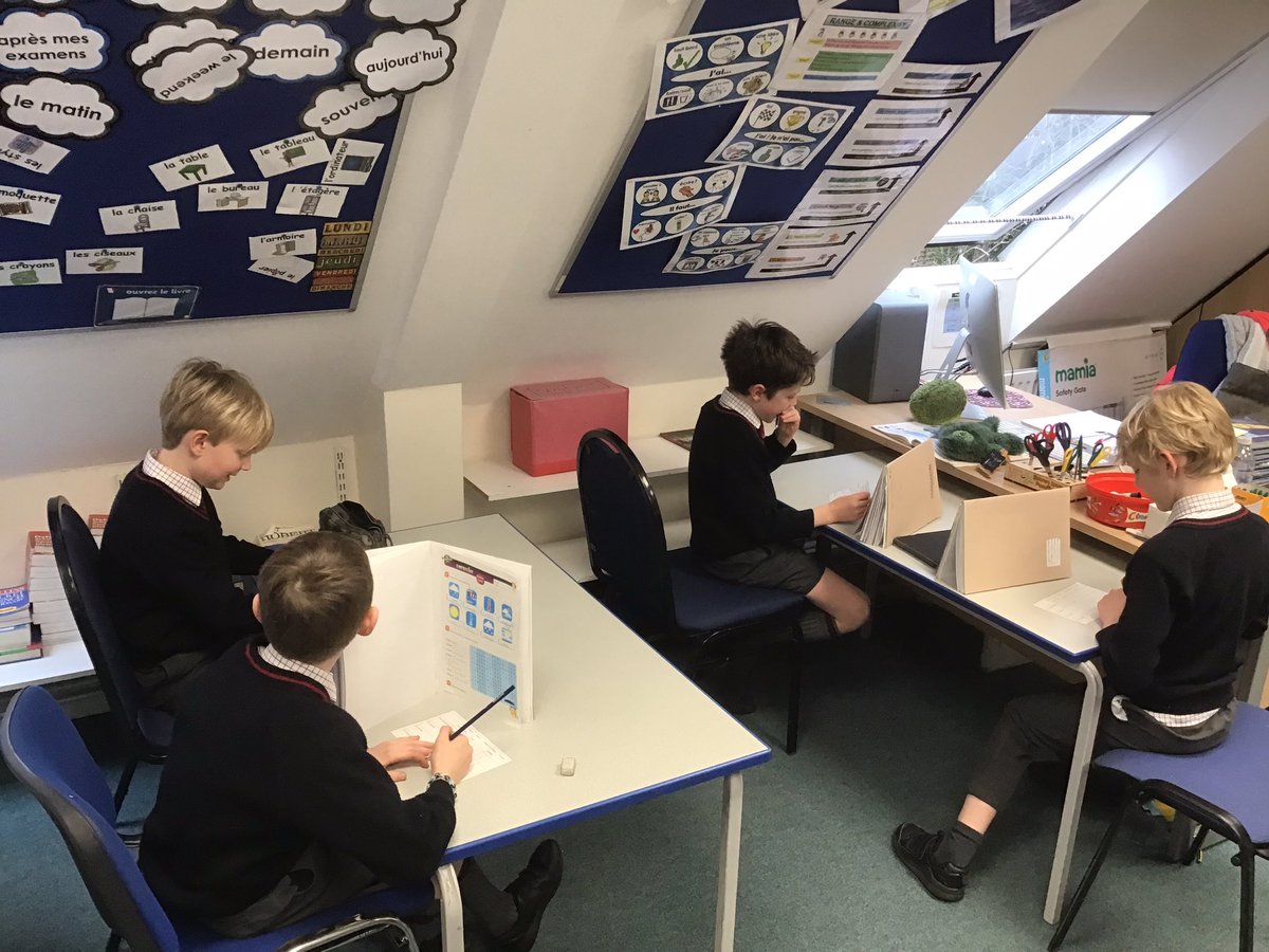 MoulsfordESP's tweet photo. ¡Hace frio! Year 4 battling it out over battleships en español
@MoulsfordYear4 https://t.co/Tjegwib9n5
