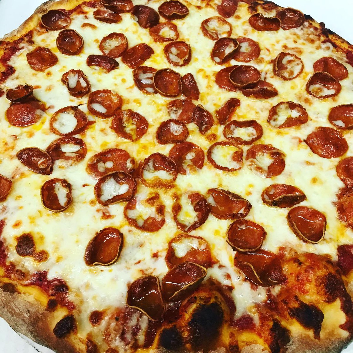 🍕•It’s the small pepperonis, homemade dough and sauce for us•
Mama Mia Livonia 
1-734-427-1000
#Mamamia #MamamiaLivonia #mamamiarestaurant #michigan #restaurant #italian #italianrestaurant #curbside #onlineorder #onlineordering #nearme #italiannearme #pizza #pizzapie #pizza