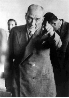 "Ey Türk istikbalinin evladı!
İşte, bu ahval ve şerait içinde dahi vazifen, Türk istiklal ve cumhuriyetini kurtarmaktır."