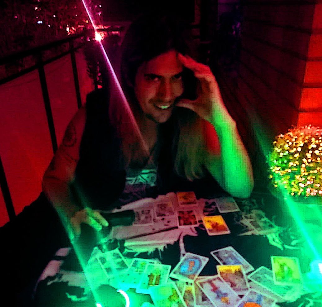 Rykus92's tweet photo. 1) Romanceable NPC - Lauro.
2) Quest Giver NPC - Maverick, El loco.
3) The Final Boss of a game (arco) - Keathan, el varego. https://t.co/shNrNkbZI9