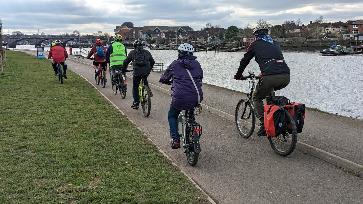 montysbikehub's tweet image. Great adult #socialride last week down to @sustrans #ncn23 Riverside park/board walk/ @SouthamptonFC then had a nice coffee in @cafe_thrive and back over the #itchenbridge. Was the first time many of our riders had ridden into town &amp;amp; over the bridge! They did great! #togetherfund