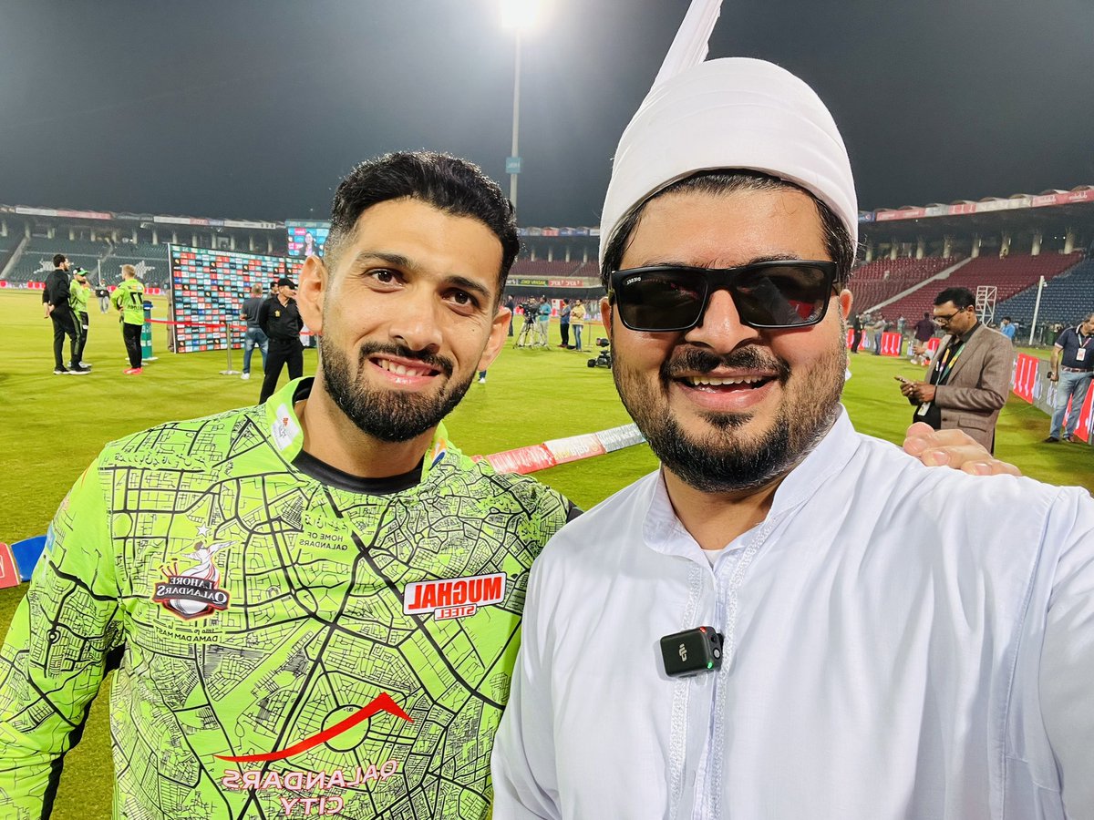 Basheeradabrand's tweet photo. #basheera with #qalandarskasikandar @SRazaB24 https://t.co/VR5H461UT0