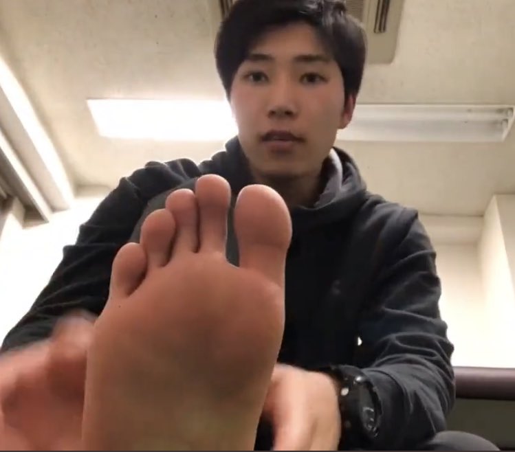 Asian Men X Feet tweet media