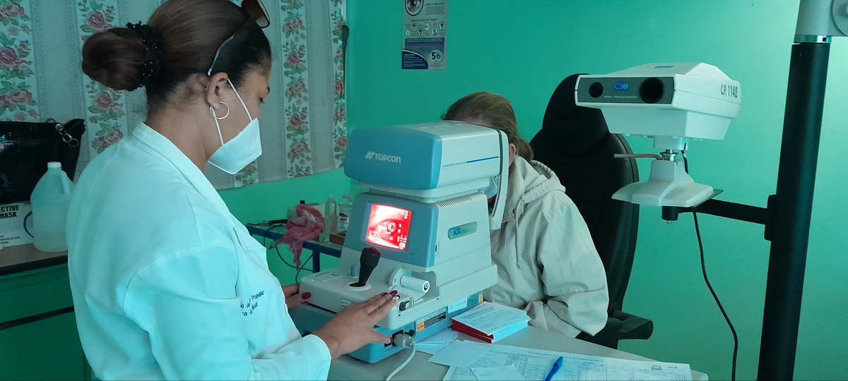 En el Centro Oftalmológico de Jalapa todos en sus puestos brindando atención y amor al pueblo de Guatemala. Somos y seremos guardianes de la salud de nuestros pueblos. Estamos a la orden. 
#CubaPorLaVida 
<a href="/MINSAPCuba/">Ministerio de Salud Pública de Cuba</a> 
<a href="/japortalmiranda/">José Angel Portal Miranda</a> 
<a href="/TaniaMCruzHdez/">Dra.Tania Margarita Cruz Hernández</a> 
<a href="/cabrera_laza/">michael cabrera laza</a>