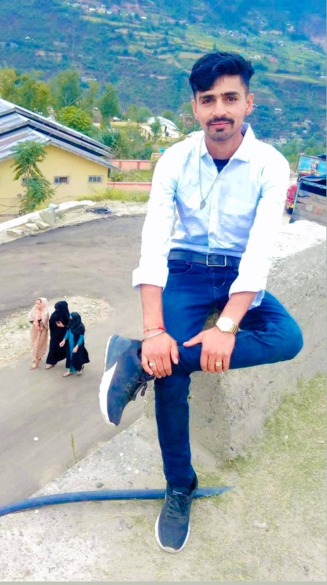 RajeshRakwal2's tweet image. #####Zindagi Bauht Kuch Sikhati Hai ☝️ Kabhi Hasati Hai 😀Kabhi Rulati Hai😭😭
###Khud sa bhi jayda Kisi Par Vishwash Mat karna ??👫
##Kuyki Andhere Meia tho Parchai Bhi saath Chod Jati hai👤👤👤 ##Offical##Rajesh####Rakwal.💓💓💓💓