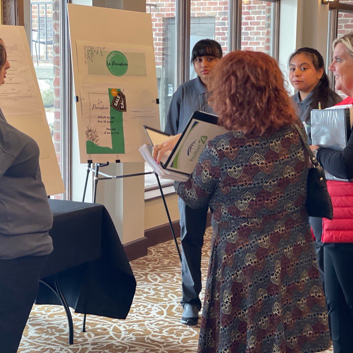 TheOfficialMHF's tweet image. Last but certainly not least, the final event of the Michigan #ProStartCompetition2023 has just started: the Management category, sponsored by Gordon Food Service. 📋 ✅

Stay tuned for awards, beginning at 3 PM!  #MadeInProStart #MichiganProStart