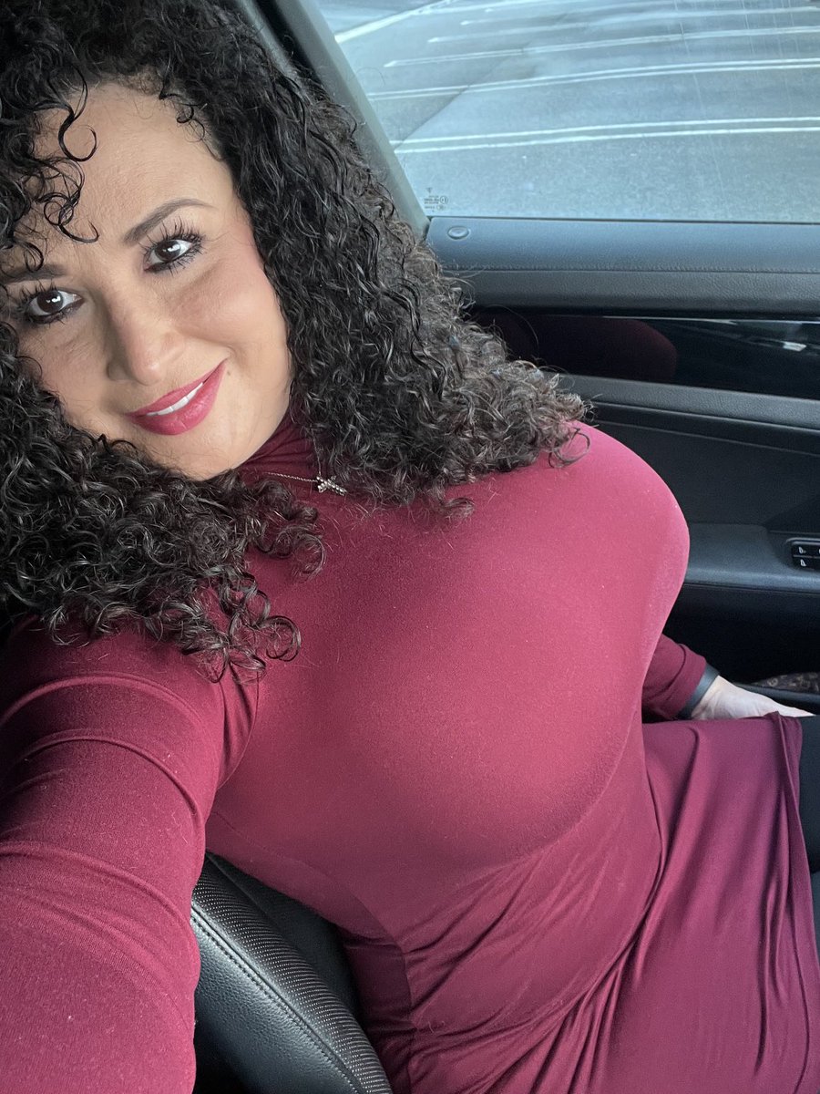 Rubi Diamond on Twitter: "It’s cold today!! Happy Monday everyone 💋💋💋💋"