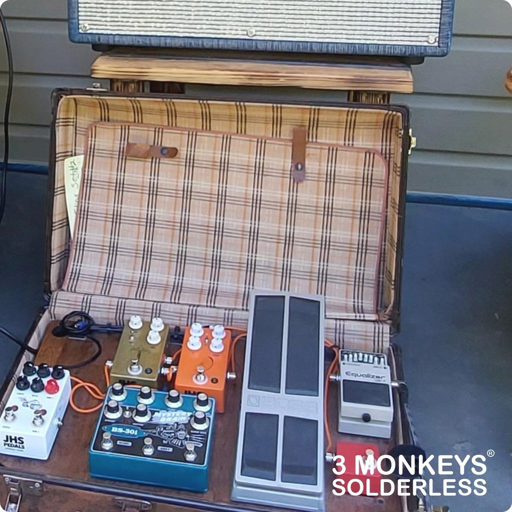 #REPOST @dr.donsilvey Suitcase 'Board!!!⁠
------------------------------⁠
#3monkeysamps #pedalboardsetups #geartalk #gottone #pedals #cleancabling  #pedalboards #pedalboard #guitareffects #gearnerds #knowyourtone #guitarfx #pedalsandeffects #solderle… instagr.am/p/CpdARvgttdN/