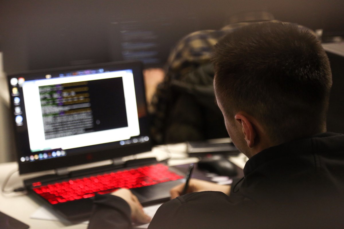 appstellar_io's tweet image. It's great to see a group of highly enthusiastic aspiring #DevOpsEngineers join our #DevOps and Kubernetes Training with @ICKosovo! ♾️
🧵1/3