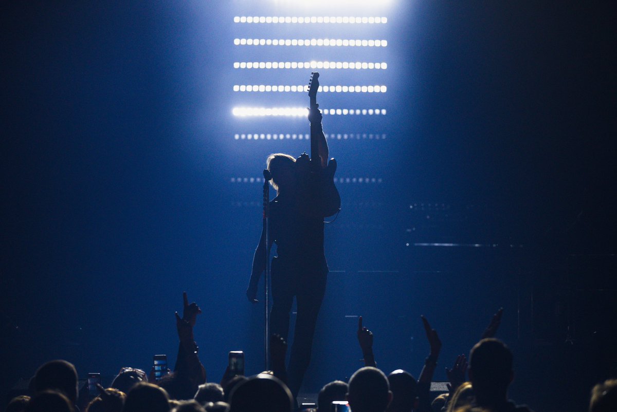 KeithUrban's tweet photo. OPENING WEEKEND ☑️ we’re back for more on Wednesday, Vegas !!! ⚡️

🎫: https://t.co/E4PaHvwyzr https://t.co/n79LXVwskX