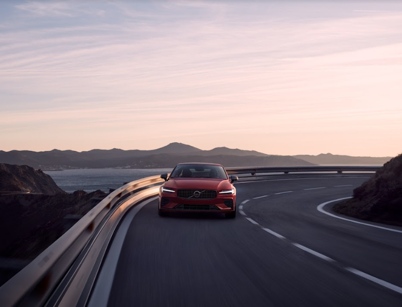 VendelCars's tweet photo. El #sedandeportivo crea una sensación inexplicable en la conducción, permitiendo crear una conexión con el asfalto. 
La conducción de este deportivo es ágil y precisa.

¡Ven a probarlo a #VendelCars! 

https://t.co/LbarOj4jhy https://t.co/AJZFHKFU5t