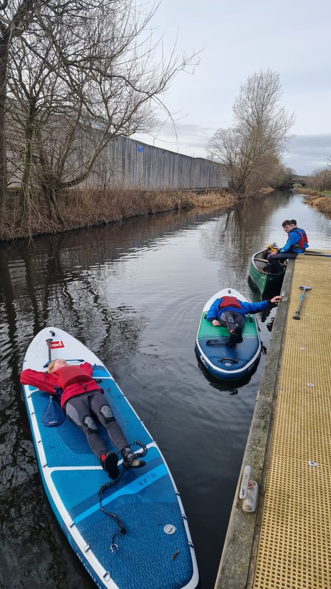 FalkirkOutdoors's tweet photo. Last week we were out with @LarbertHigh on the canal. This was a reward trip for those who have had the most positive referrals.
We got to use the @RedPaddleCo mega SUP for the 1st time. (Much laughter and hilarity ensued. #FalkirkCouncil #FalkirkOutdoors #RedPaddleCo https://t.co/CN2xkyOdfb