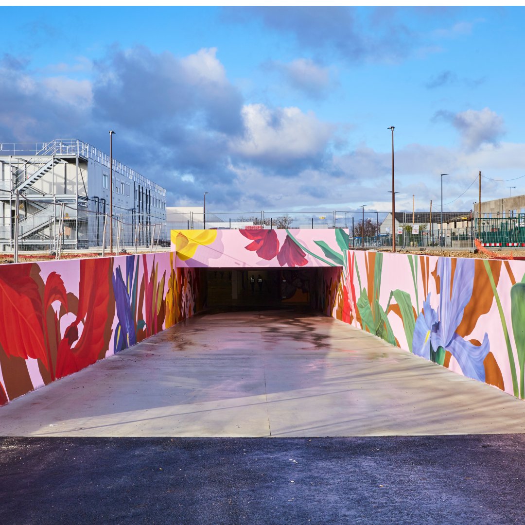 Aujourd’hui, nous vous partageons trois œuvres végétales marquantes, réalisées par trois artistes différents et pour trois projets distincts. Replongez dans les univers de Pastel, <a href="/monacaron/">Mona Caron</a> et Mazza👇

🤝 <a href="/PitchPromotion/">Pitch Immo</a> / <a href="/Versailles/">Versailles</a> / Vectura / <a href="/VilleBeauchamp/">Ville de Beauchamp</a>

#quai36 #art