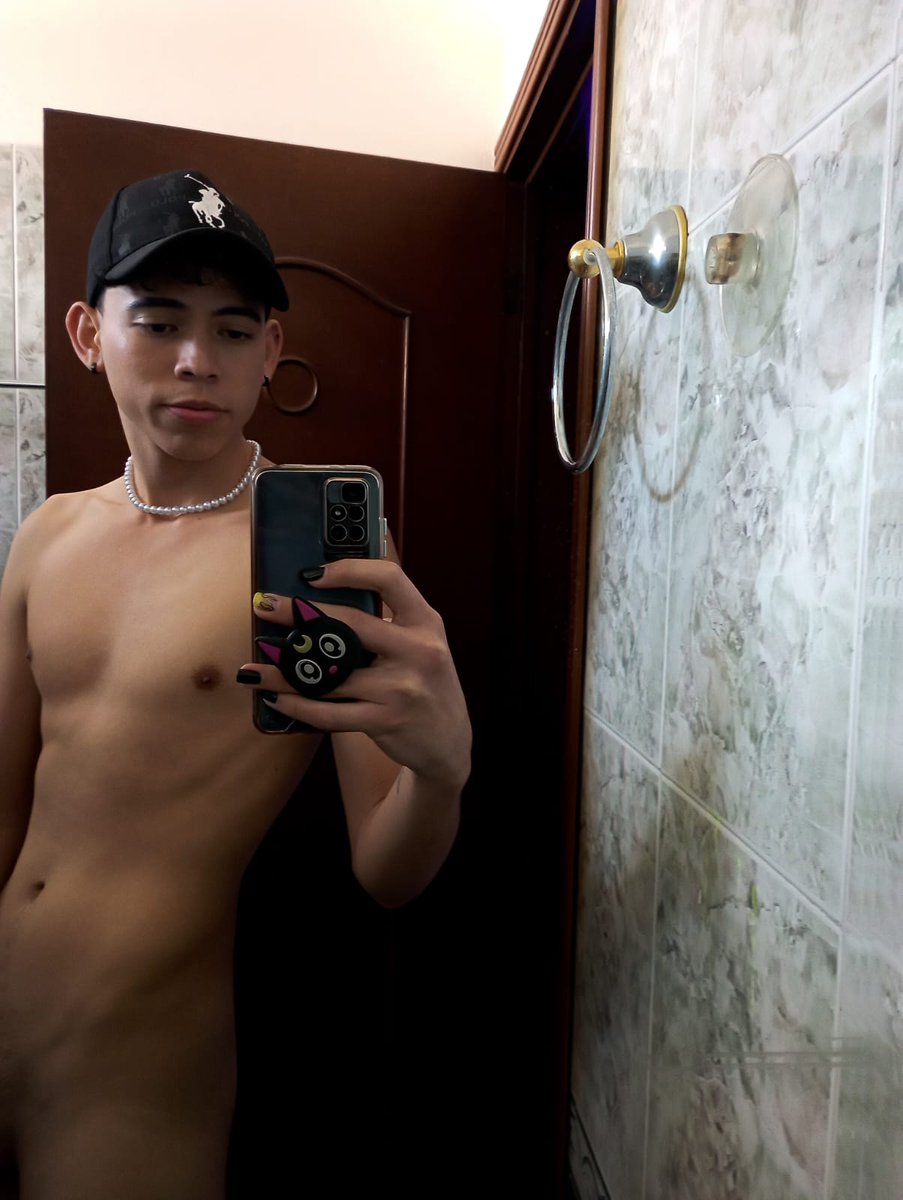 lukecameron_1's tweet photo. Hey guys!! #Chaturbate #chaturbarte 
https://t.co/qyJxTzsJ2l https://t.co/uVRXa9cWFc