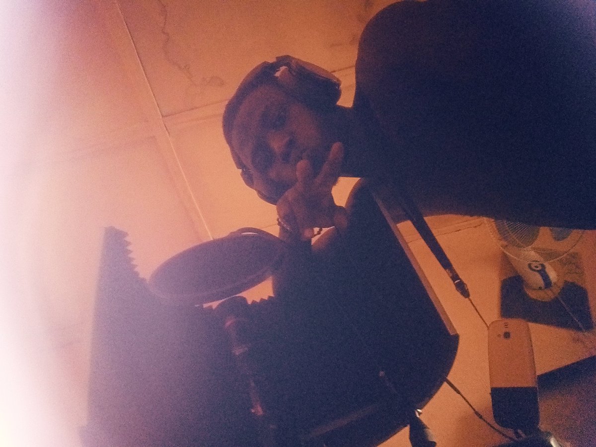 joybowy1's tweet photo. ANOTHER BANGER, HYPE MAN JOY, NOFF RESPECT TO DJ SMJ ,TEAM ONE UP IN DIS https://t.co/AhnT7aIlHa