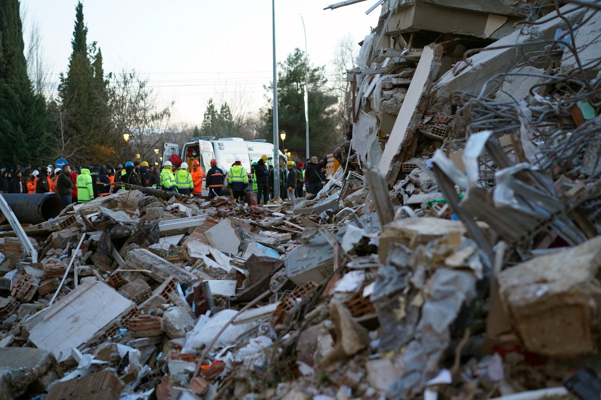 EU_Commission's tweet photo. Today marks one month since Türkiye and Syria were hit by devastating earthquakes.
#EUCivilProtection operations continue to help on the ground from day one.
Over 52,000 people lost their lives. Our hearts go out to those affected. https://t.co/6aMhKq3rHN