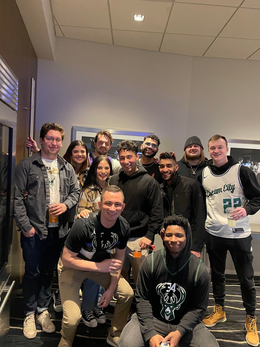 Our residents had a blast at the Bucks game last week against the Arizona Suns! Another amazing perk living at The Moderne,

Be on the lookout for the next raffle drawing #MKE #LPC #YouBelongHere #DowntownMKE