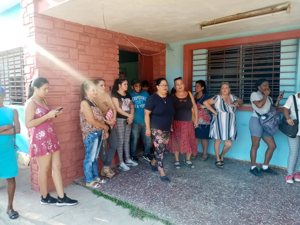 Acto en conmemoración al venidero 8 de Marzo, Día Internacional de la Mujer, y como reafirmación revolucionaria de que el próximo 26 votaremos por los mejores candidatos, pues con nuestro #YoVotoXTodos reafirmaremos que una Cuba #MejorEsPosible 

#CubaPorLaVida 
#LaHabanaEsSalud