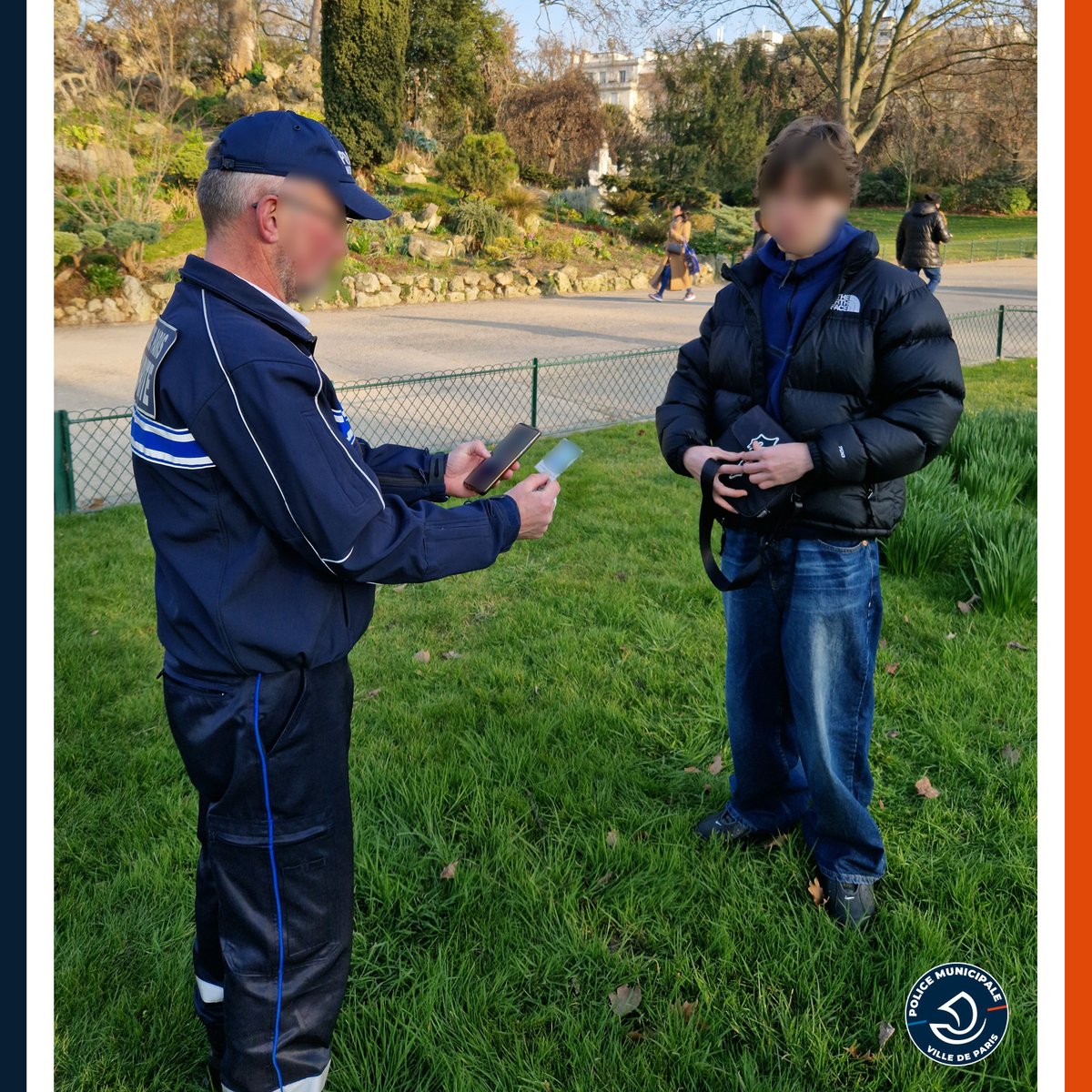 PMdeParis's tweet image. Les Agents d’Accueil et de Surveillance des espaces verts de la DPMP sont en charge du respect de la réglementation des jardins et des #parcs municipaux 👮‍♀️🌳👮‍♂️
Les contrevenants qui piétinent les pelouses au repos hivernal peuvent faire l’objet de verbalisation ⛔️🌱❄️
#PMdeParis