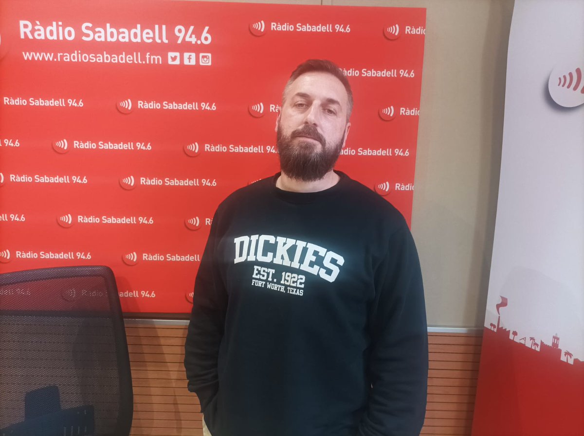 RàdioSabadell (@radiosabadell) on Twitter photo 🔊ÀUDIO #AlMatí | El Santo, un dels integrants del mític grup sabadellenc de #hiphop <a href="/FALSALARMA1/">FALSALARMA</a>
presenta el senzill 'Partir de cero' i el seu nou projecte musical
🗣️<a href="/elsanto_fa/">*EL SANTO*</a>: "Després de 25 anys tenia la necessitat de fer carrera en solitari"
▶️ bit.ly/SANTO230306 🔊ÀUDIO #AlMatí | El Santo, un dels integrants del mític grup sabadellenc de #hiphop <a href="/FALSALARMA1/">FALSALARMA</a>
presenta el senzill 'Partir de cero' i el seu nou projecte musical
🗣️<a href="/elsanto_fa/">*EL SANTO*</a>: "Després de 25 anys tenia la necessitat de fer carrera en solitari"
▶️ bit.ly/SANTO230306