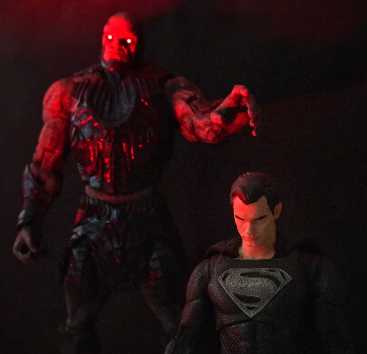 Custom McFarlane toys 
#RestoreTheSnyderVerse𓃵