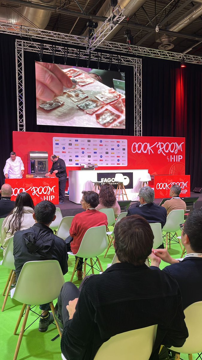 ¿Quieres saber más acerca de la gastronomía sostenible? Xesc Reina  de <a href="/can_company/">Can Company</a> y Albert Boronat de <a href="/AmbassadeLlivia/">Ambassade de Llívia</a>, nos desvelan las claves para no desperdiciar nada en charcutería en #HIP2023.

📍Cook Room