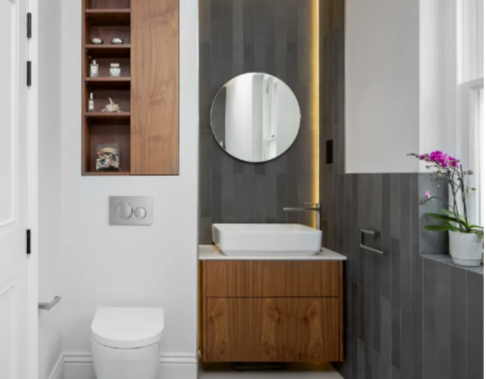 Vanity units are the backbone of #BathroomDesign. A #Vanity is important on a functional level for #Storage and they’re often the standout #BathroomFurniture too. Homeowners have many #VanityDesignOptions. Learn How to Choose a Bathroom Vanity Unit @ buff.ly/3Gd4487