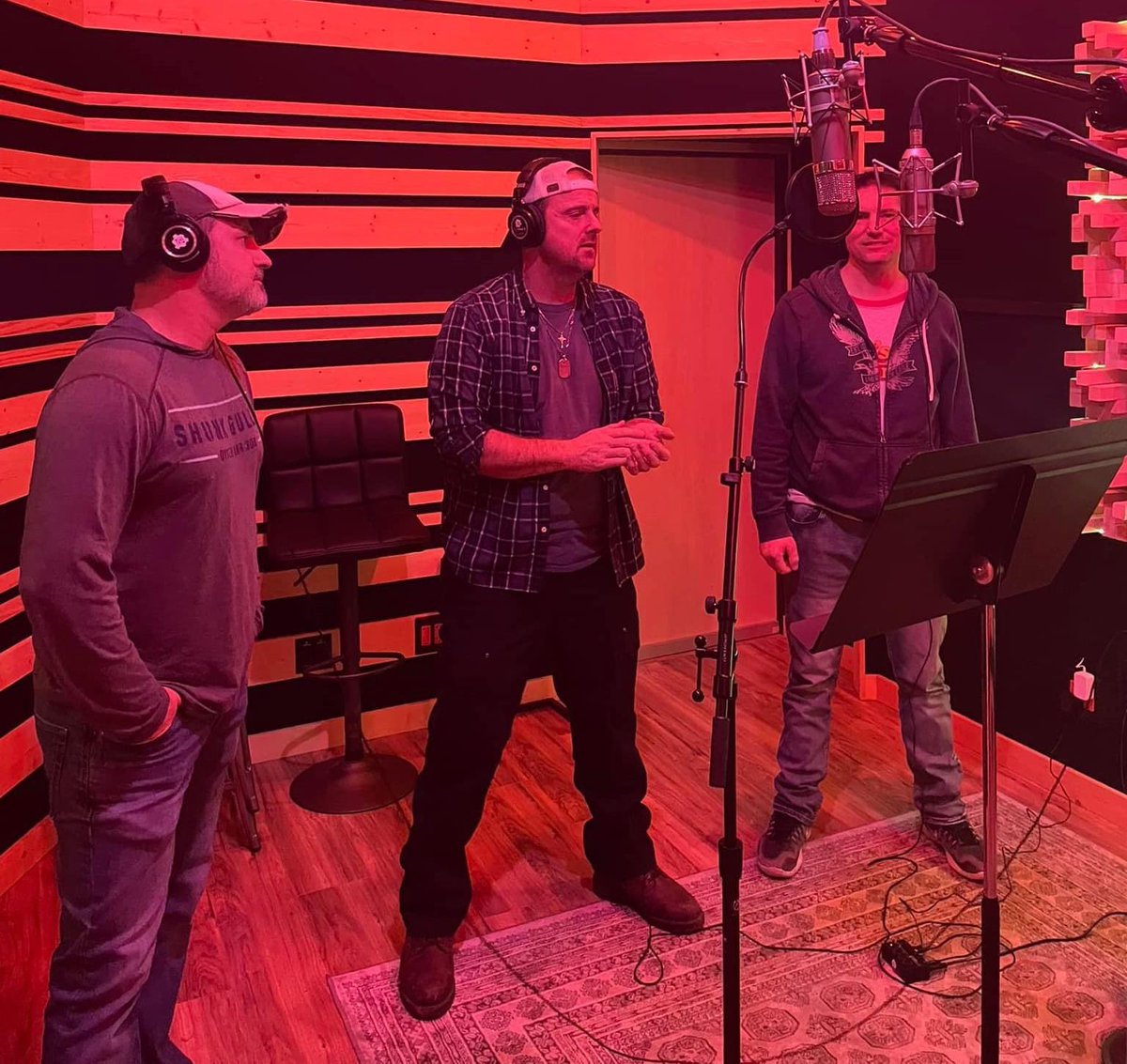 TenYearTownBand's tweet photo. TRIVIA CONTEST!!!!

What was the name of TEN YEAR TOWN band initially?

If you're the first the answer correctly, we'll send you the new Ten Year Town CD. (Disclaimer: family members are ineligible to participate in this contest.)

#TenYearTown #NewAlbum #RequestAnOriginal https://t.co/bpvdSS9G33