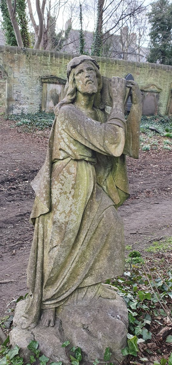 puffedtweet's tweet photo. Warriston Cemetery today. I wanted to try to find Jesus with his broken cross that I read about in @PeterAlanRoss's #ATombWithAView
He's pretty wonderful. And yes, it does look like he's listening to his very own boombox... https://t.co/BPyDpPvWR0