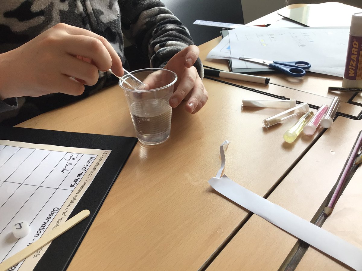 MBPSYear5's tweet image. We spent our morning deciding whether different materials were soluble or insoluble #MBPSScience 🧪🧂🥄