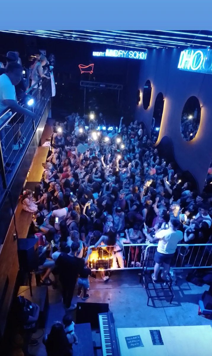 LA CREW - NUESTRA FAMILIA