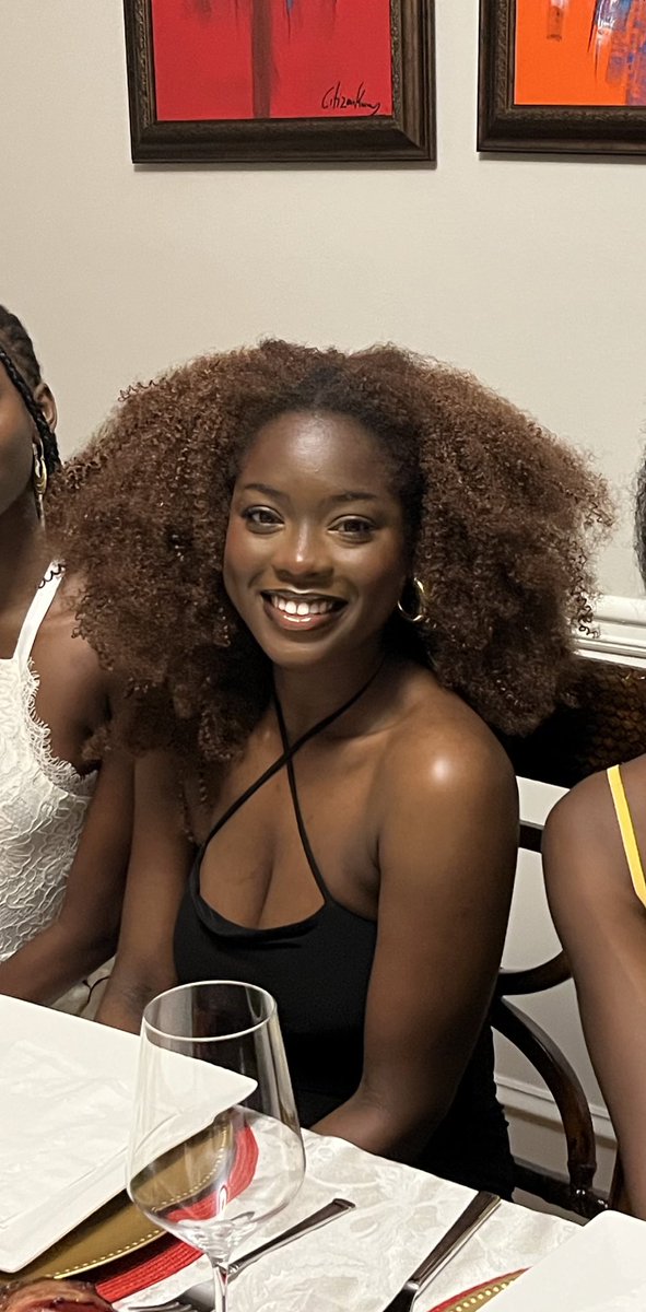 AshleyAkua_'s tweet photo. The flag:                              The face: https://t.co/XV66toEUfK