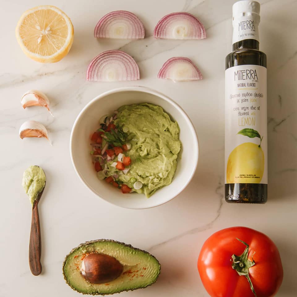 grecoroots's tweet photo. Mondays deserve some fun! 😊
Let's make the most luscious #avocado cream, by adding extra virgin olive oil flavored with #lemon to start the week... properly! 🤗 #grecoroots #qualitygreekproducts #extravirginoliveoil #greekoliveoil #dressing #cretanoliveoil #olivenöl #huiledolive https://t.co/iwb6HS4CiD