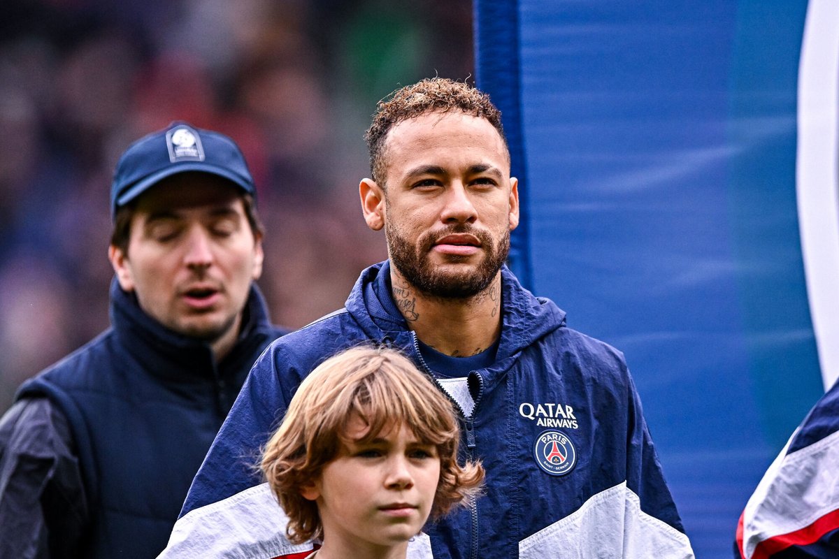 ActuFoot_'s tweet photo. 🚨🚨 OFFICIEL ! Neymar sera absent entre 3 et 4 mois, annonce le PSG !

Le Brésilien va être opéré. https://t.co/tFXQYdukGL