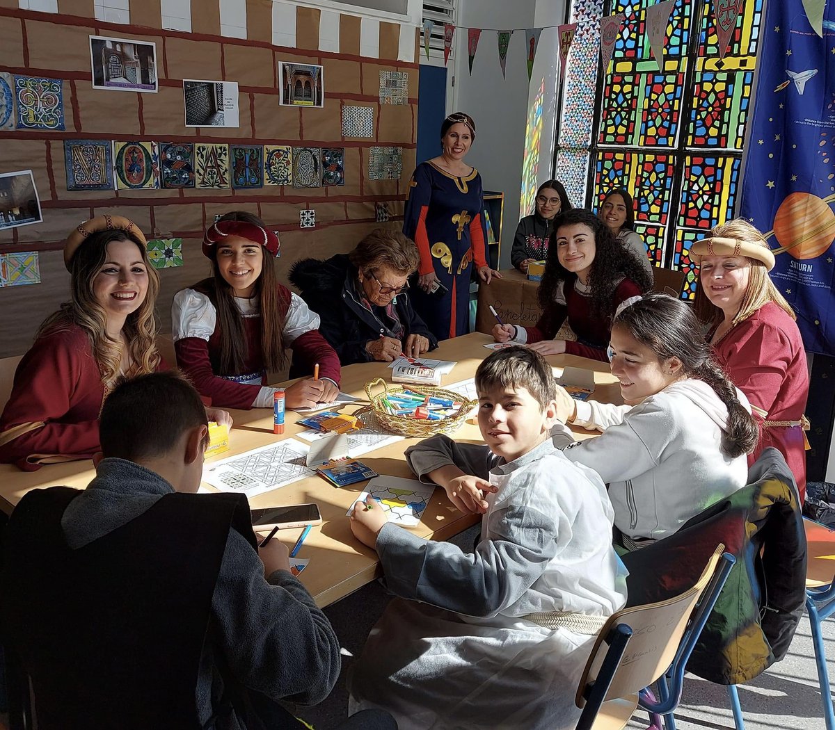 Vivir y Sentir el Patrimonio (@patrimonio_and) on Twitter photo EL TEATRO COMO SITUACION DE APRENDIZAJE.
El CEIP ‘Emilio Pérez Molina’ de Paymogo (Huelva) ha celebrado la Jornada «Feria Medieval - Camino a la Edad Media», con la participación de toda la Comunidad Educativa #VivirySentirElPatrimonioAnd <a href="/EducaAnd/">Consejería Desarrollo Educativo y FP</a> +Info: m.facebook.com/story.php?stor… EL TEATRO COMO SITUACION DE APRENDIZAJE.
El CEIP ‘Emilio Pérez Molina’ de Paymogo (Huelva) ha celebrado la Jornada «Feria Medieval - Camino a la Edad Media», con la participación de toda la Comunidad Educativa #VivirySentirElPatrimonioAnd <a href="/EducaAnd/">Consejería Desarrollo Educativo y FP</a> +Info: m.facebook.com/story.php?stor…