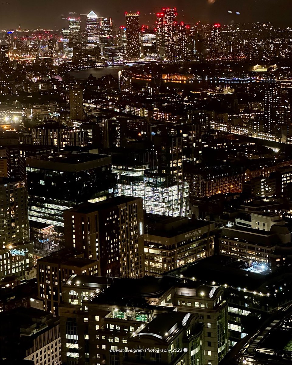 #CanaryWharf #DuckAndWaffle
#CityLights #LondonByNight