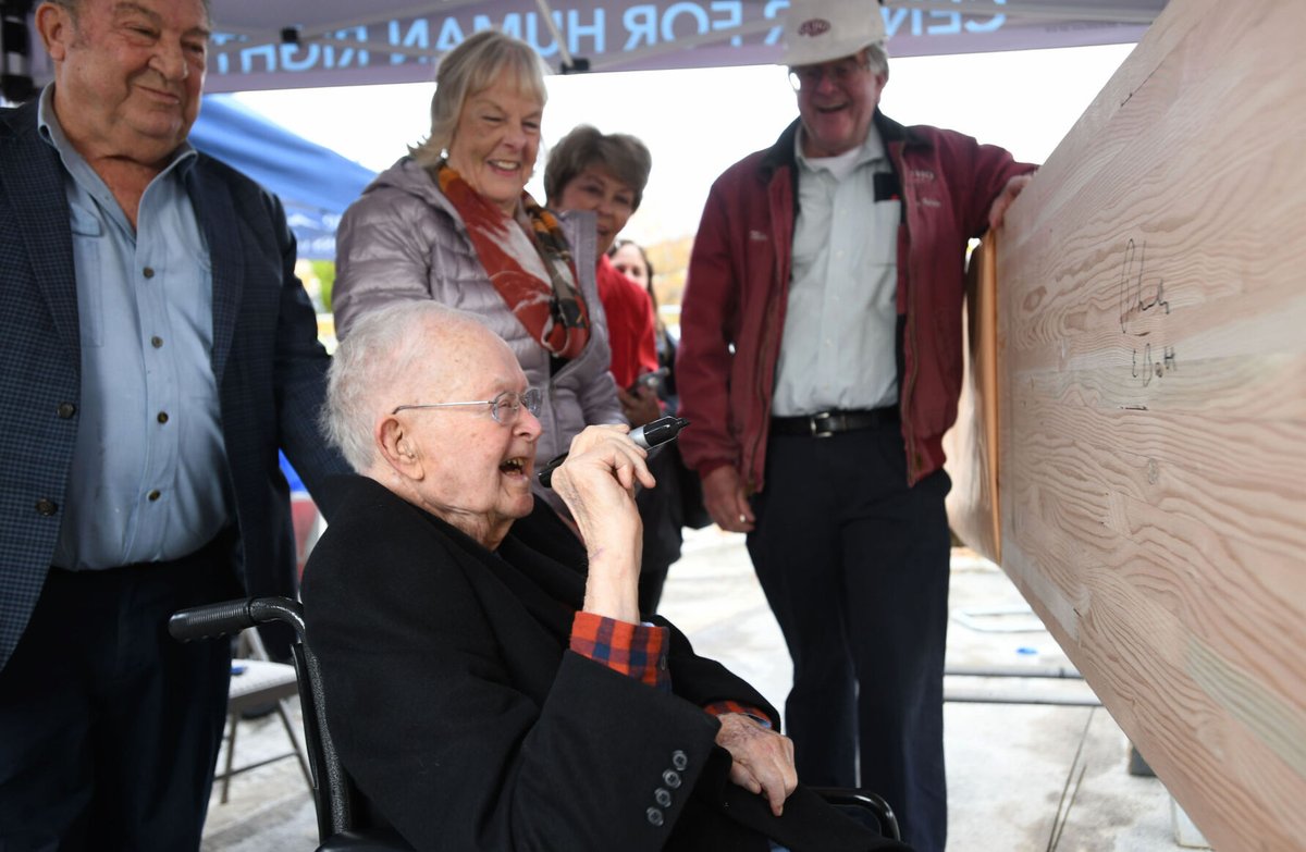 LGuido_Idaho's tweet photo. Eye on Boise: Lawmakers and community members are also remembering former Gov. Phil Batt, who died over the weekend at the age of 96. Here's a link to @KBSX915 reporter @RadioDawson's story on Batt #idleg #idlpol https://t.co/BU0KFtgPf0 https://t.co/n4DEsrcu9o