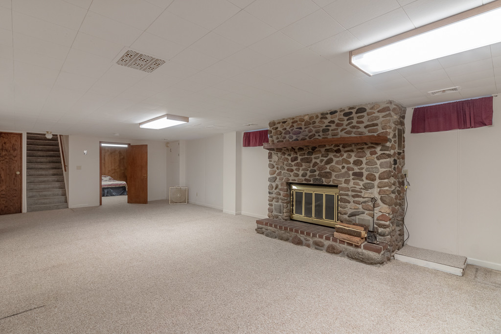 CallAmericanWay's tweet photo. 🏡 JUST LISTED 🏡
3 🛌🏻  •  2 🛁  •   2 🚗 attached - 1,972 Finished SF - Great Location near Rasmussen Woods, Red Jacket Trail and Mt. Kato - 140 Hawaiian Drive, Mankato $249,900 https://t.co/JjDUcmrCxs