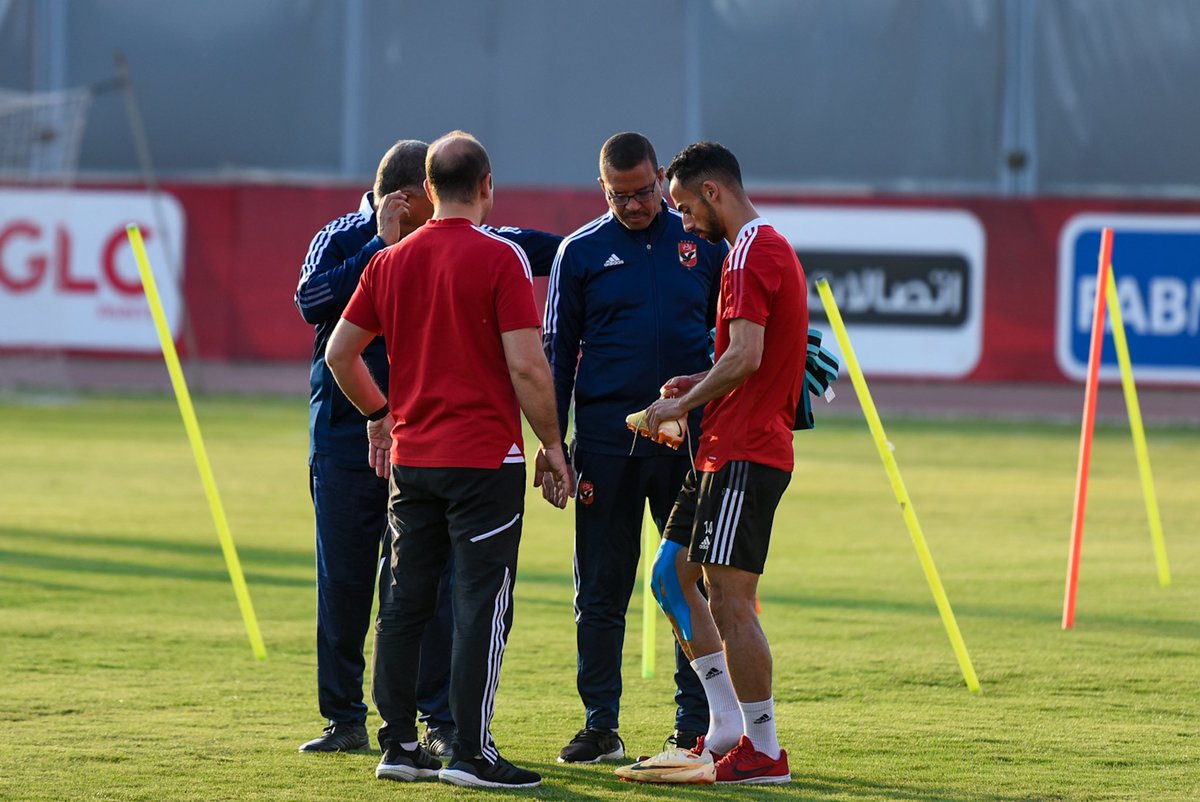 AlAhly's tweet photo. 🔴| الأهلي يختتم تدريباته استعدادًا لمواجهة المقاولون العرب ضمن منافسات بطولة الدوري الممتاز 📸🦅💪
#يلا_يا_أهلي https://t.co/TsAfSM0Ogr