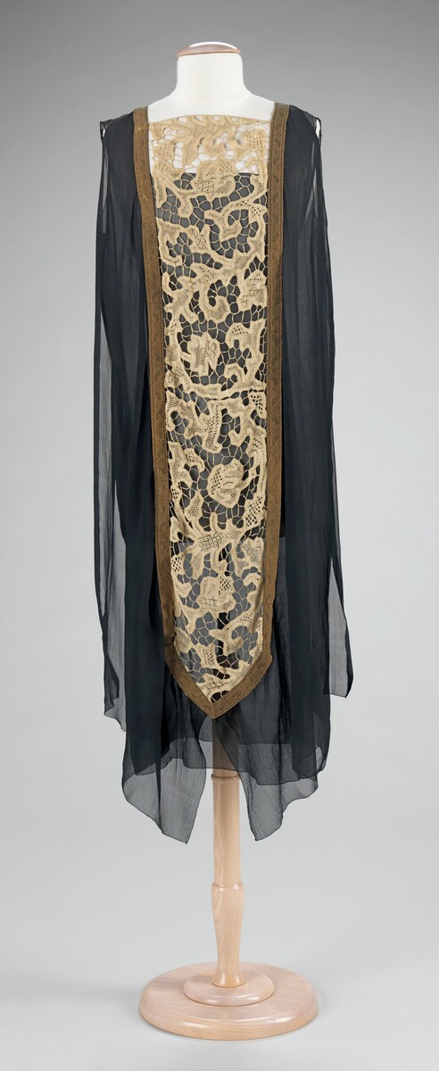 Callot Soeurs, Evening overdress, ca. 1920 #costumecollection #callotsoeurs metmuseum.org/art/collection…