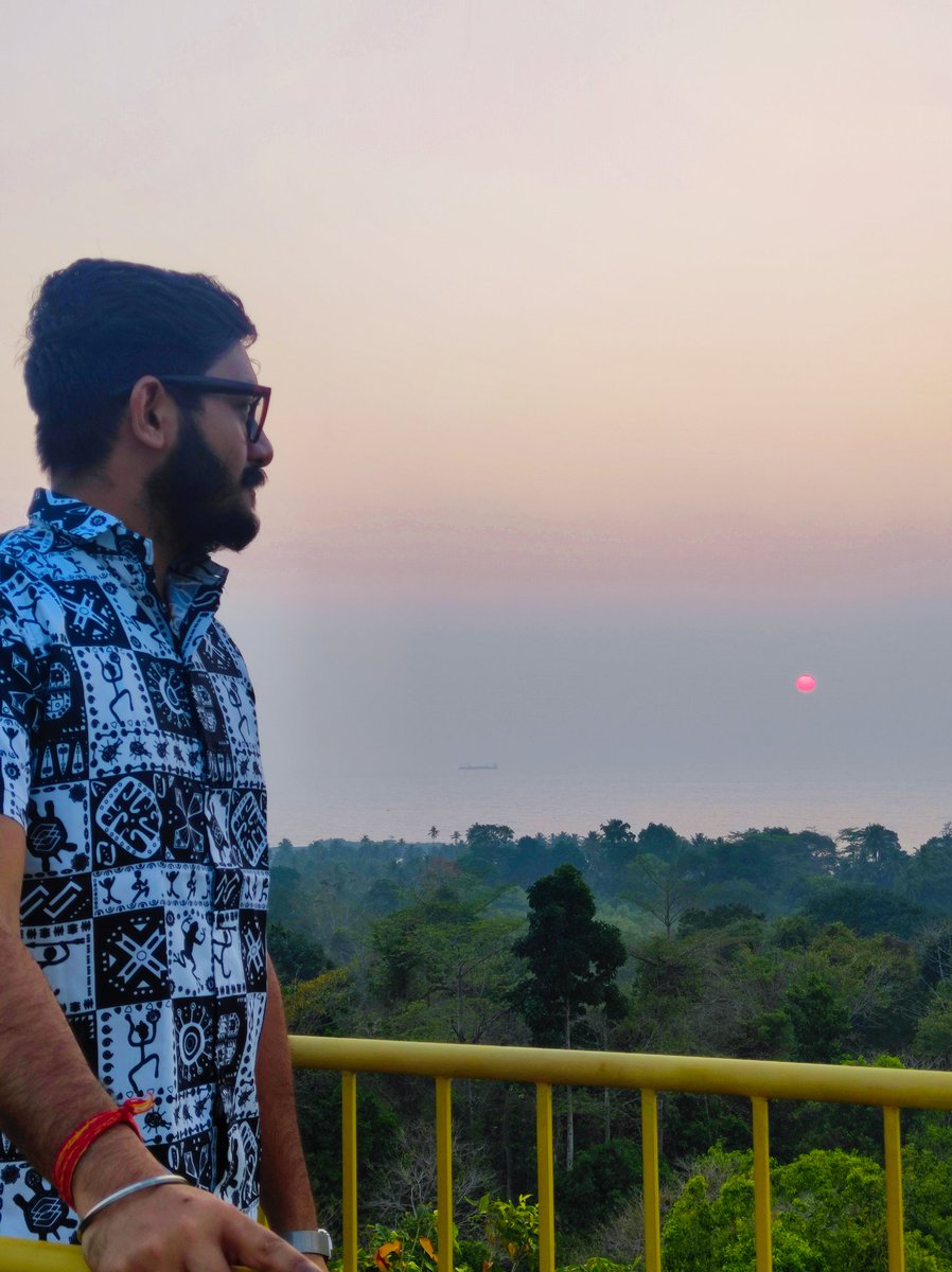Rising with the Sun.. 

 #whistlingwoodsandaman #andamanstargazing #siddhanthraisharma
