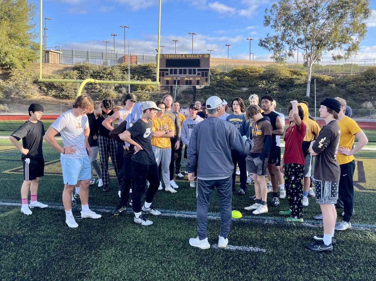 Find some dudes that share a common goal and are willing to sacrifice for each other and go to work! Waking Up the Temecula Valley with a little Monday morning skill &amp; movement development! Rise n Grind! WAWG!! ⁦<a href="/johnbonFTBL1ST/">Coach B</a>⁩