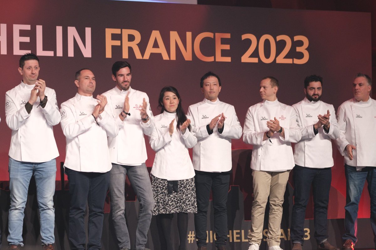 39 nouveaux restaurants recommandés avec une Etoile MICHELIN ! Du Nord au Sud, d’Est en Ouest, les inspectrices et inspecteurs du Guide MICHELIN ont parcouru les villes et les villages de France à la recherche des meilleures tables. #GUIDEMICHELINFR