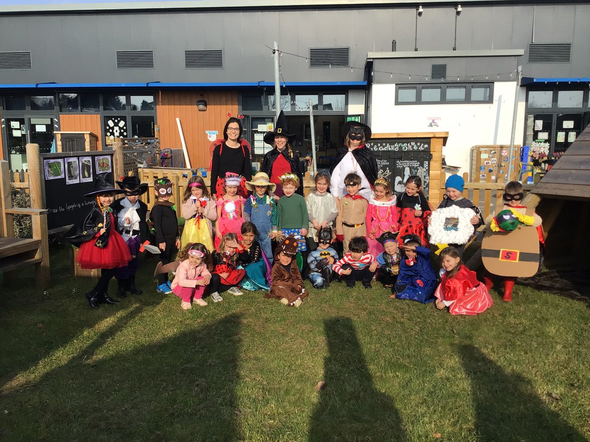 AvonwoodEYFS's tweet photo. World Book Day was filled with so much joy! 💛📚

Badgers and Hedgehogs loved welcoming their grown ups in for the reading cafe and working as a team to create some fantastic door covers 🐛🦋 https://t.co/m0HTPUWiug