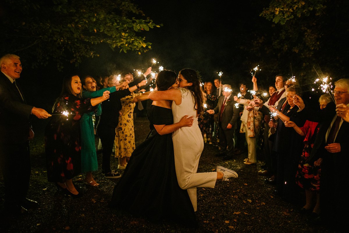 Rachael and Jaimie's stunning wedding at Kilshane House in Tipperary is now on our blog! 

honeyandthemoonphotography.co.uk/lgbt-wedding-p…

#lgbtwedding #wlw #blackweddingdress #weddingphotography #twobrides